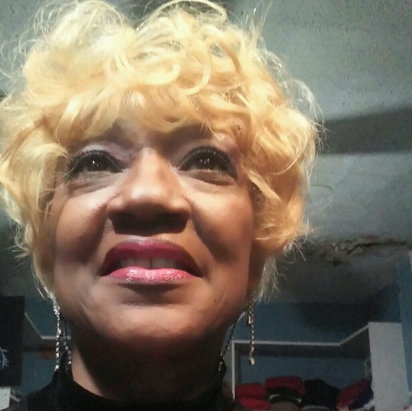 Meet your Posher, Janice - Picture 1 of 1